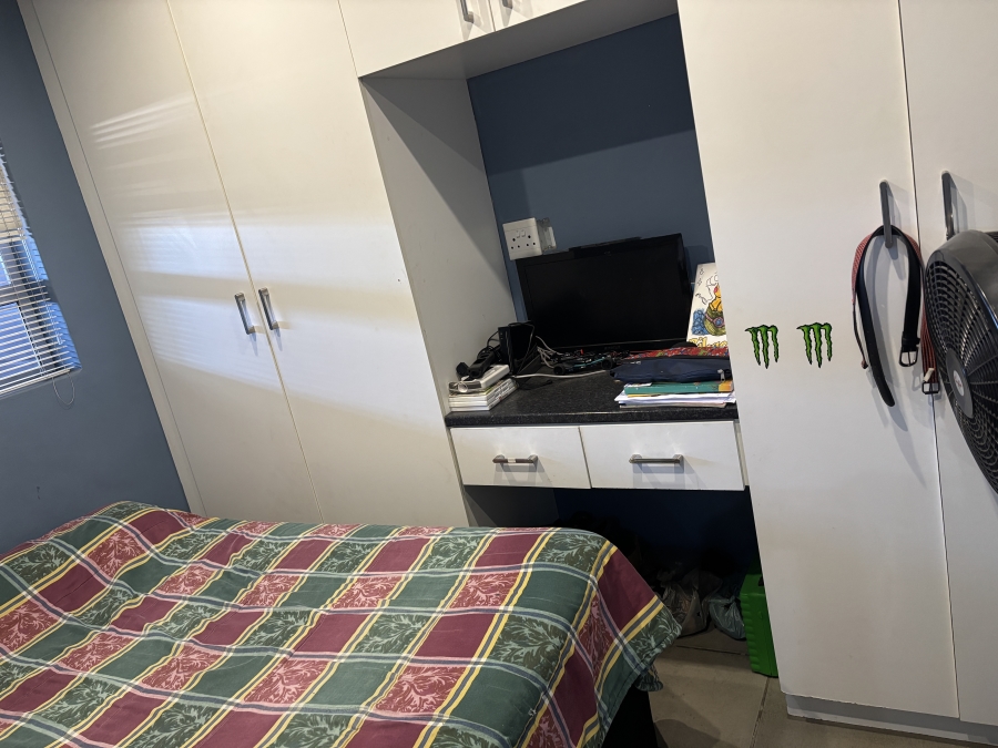 2 Bedroom Property for Sale in Glenwood Western Cape
